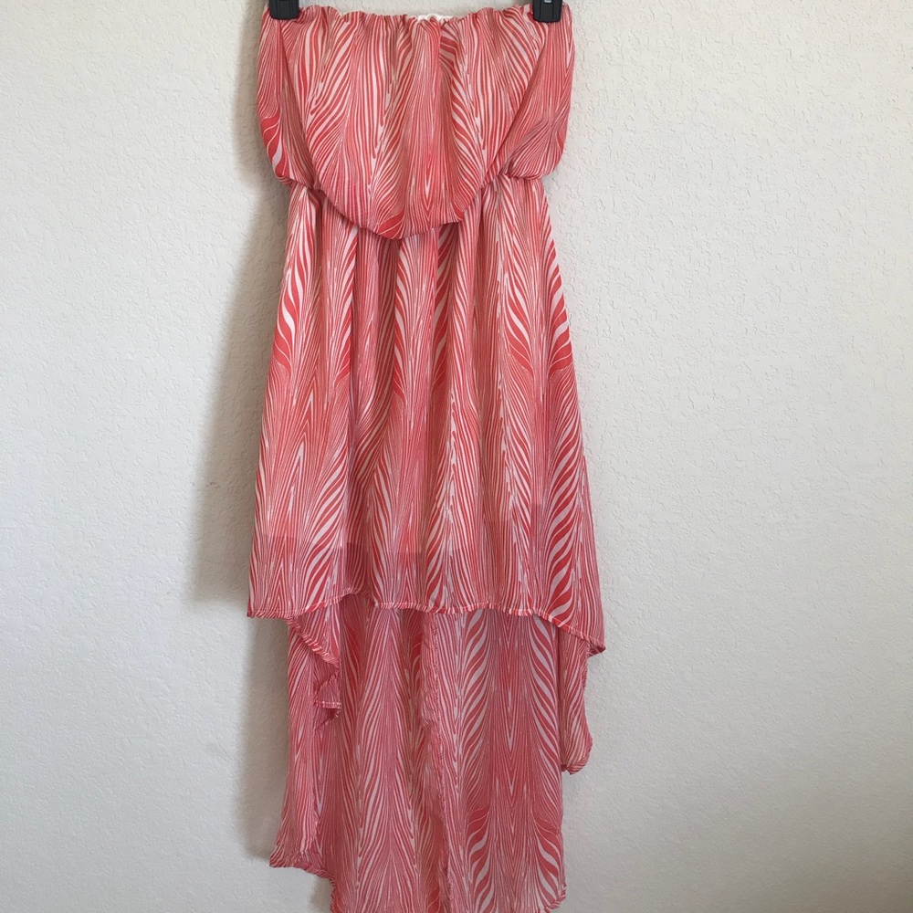Strapless Melon & White Dress. 🌺